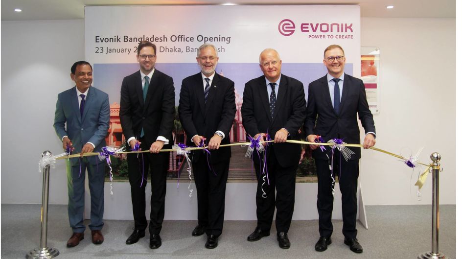(From left to right) Mr. Sanjit Kumar Chakraborty, Managing Director, Evonik Bangladesh Limited; Dr. Stefan Pfaffenbach, Chief Financial Officer, Evonik Asia Pacific South; Mr. Peter Meinshausen, Regional President, Evonik Asia Pacific South; Mr. Peter Fahrenholtz, Ambassador, German Embassy Dhaka; Dr. Jan-Olaf Barth, Vice President Asia South, Evonik Nutrition & Care